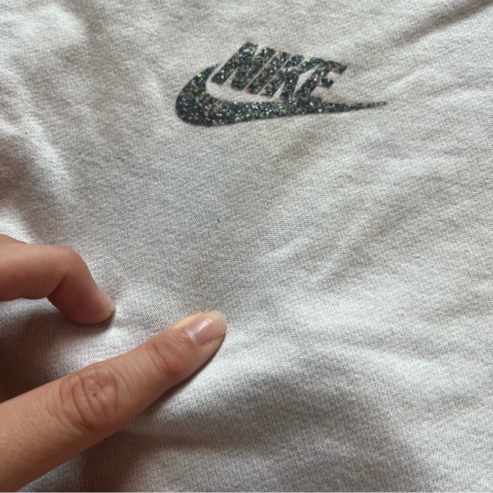 Nike Sportswear Women’s Small Light Beige Speckled Logo Crewneck Sweatshirt - Picture 6 of 9